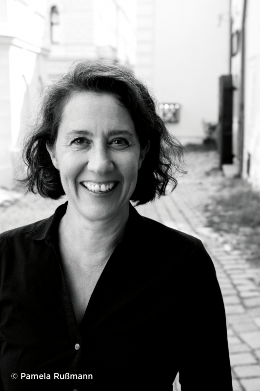 Montag, 21.10.2019, 19.00 Uhr  ROMANtisches Wien  „Sommer in Wien“ und „Meine wundervolle Buchhandlung“ mit Petra Hartlieb  Lesung und kulinarische Schmankerl aus Wien